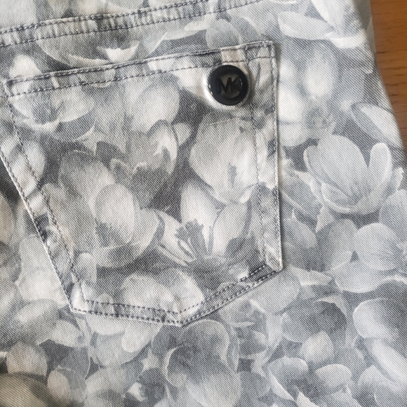Michael Kors Grey & White jeans - Picture 2 of 4